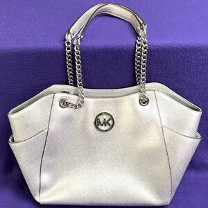 Women's Michael Kors Silver Jet Set Saffiano Leather Chain Strap Shoulder Bag